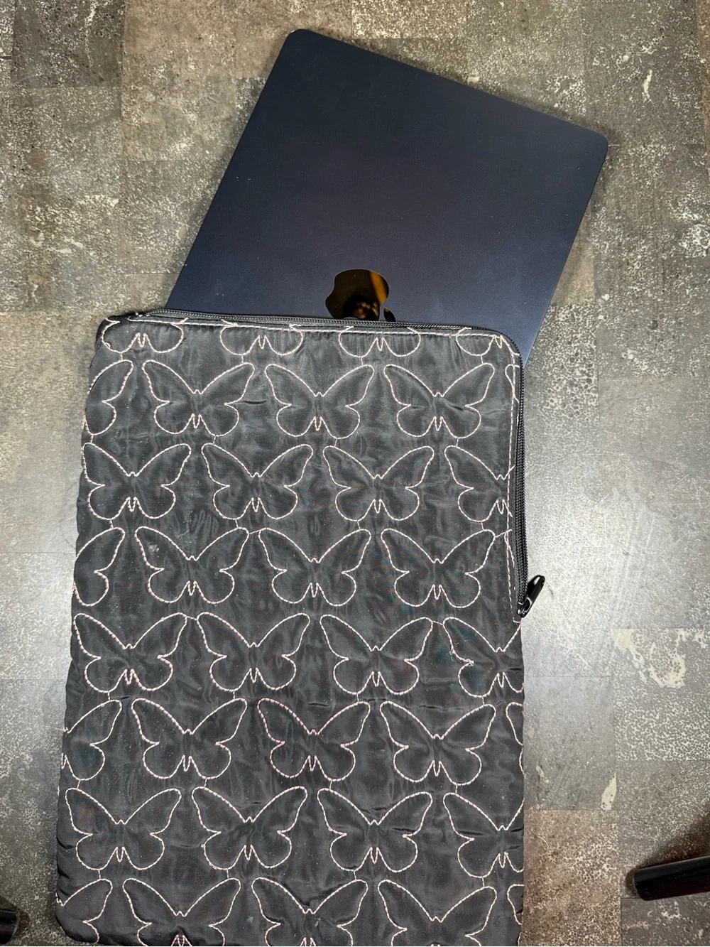Quilted Butterfly Zipper Sleeve in Black with Pink Stitching